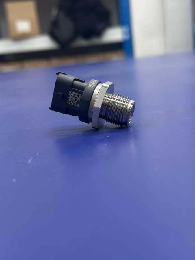 Датчик давления топливной рейки 0281006035